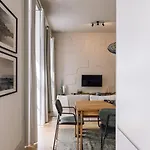 Kamour - 2 Bedrooms And Balcony In Baixa
