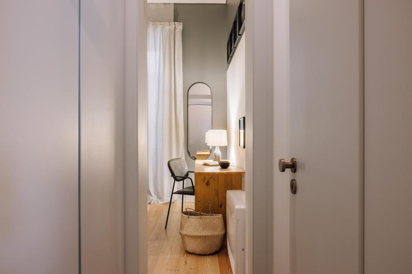 Kamour - 2 Bedrooms And Balcony In Baixa