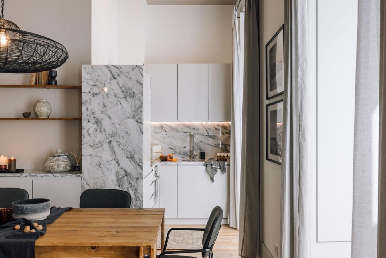 Kamour - 2 Bedrooms And Balcony In Baixa Apartment