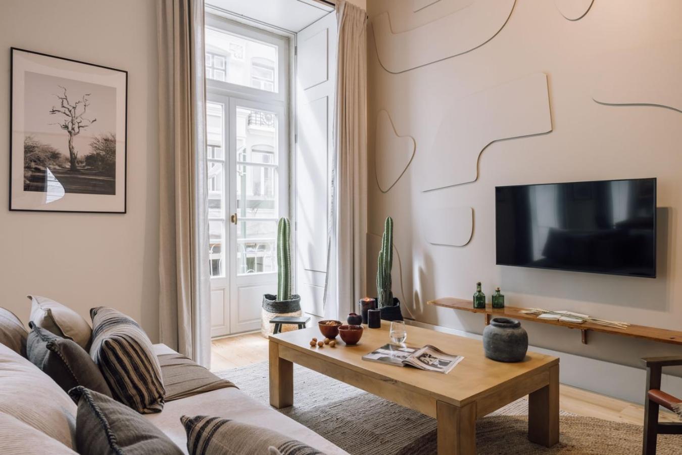 Kamour - 2 Bedrooms And Balcony In Baixa *